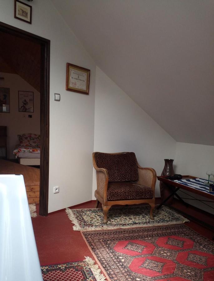 Orli Hnizdo At Chateau Novak Křivoklát Exterior foto